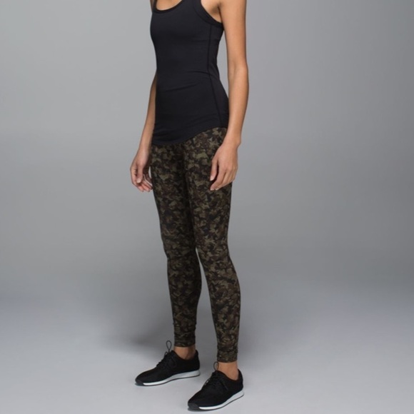 Sz4/6 Lululemon Wunder Under Roll Down Pant in Mystic Jungle VGUC - Picture 4 of 12